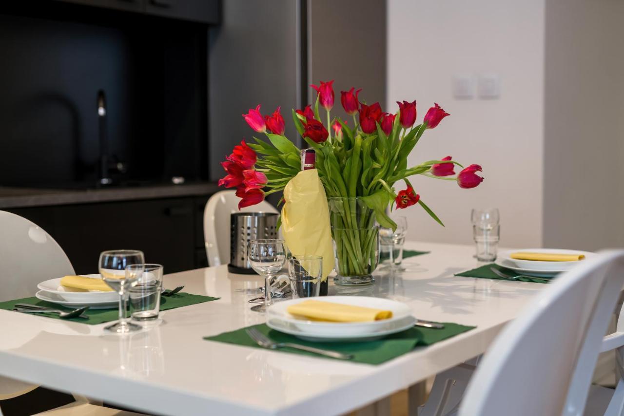 Apartment Poznan Mtp Chelmonskiego By Noclegi Renters Exteriör bild
